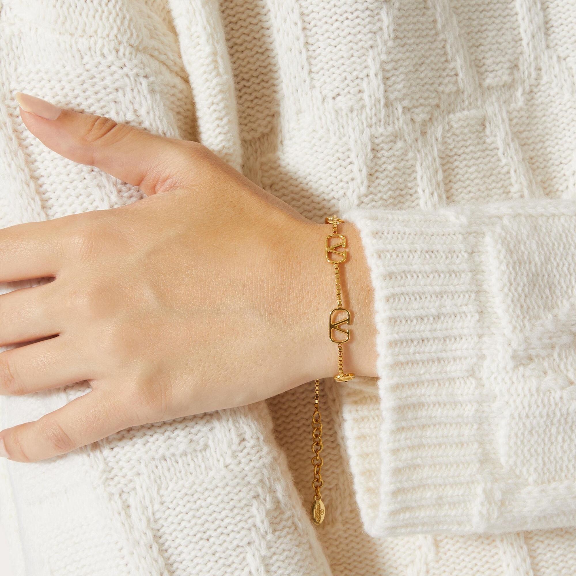 VTS013 Valentino Garavani VLogo Signature Bracelet - ccjewelryacc