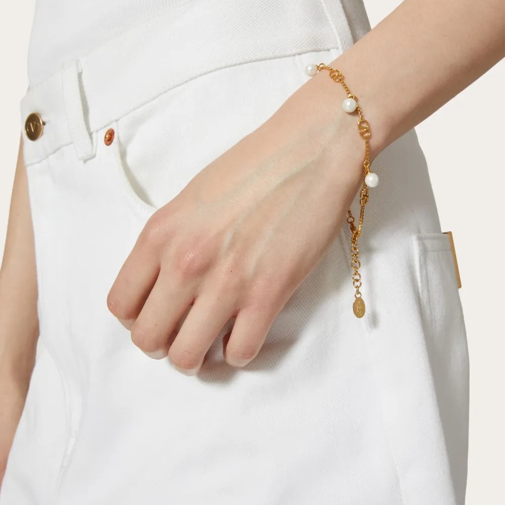 VTS043 Valentino Garavani Gold VLogo Signature Bracelet - ccjewelryacc