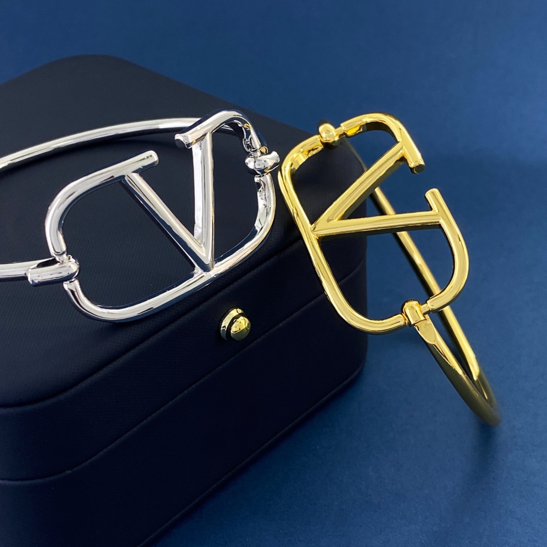 VTS001 Valentino Garavani Vlogo bangle bracelet - ccjewelryacc