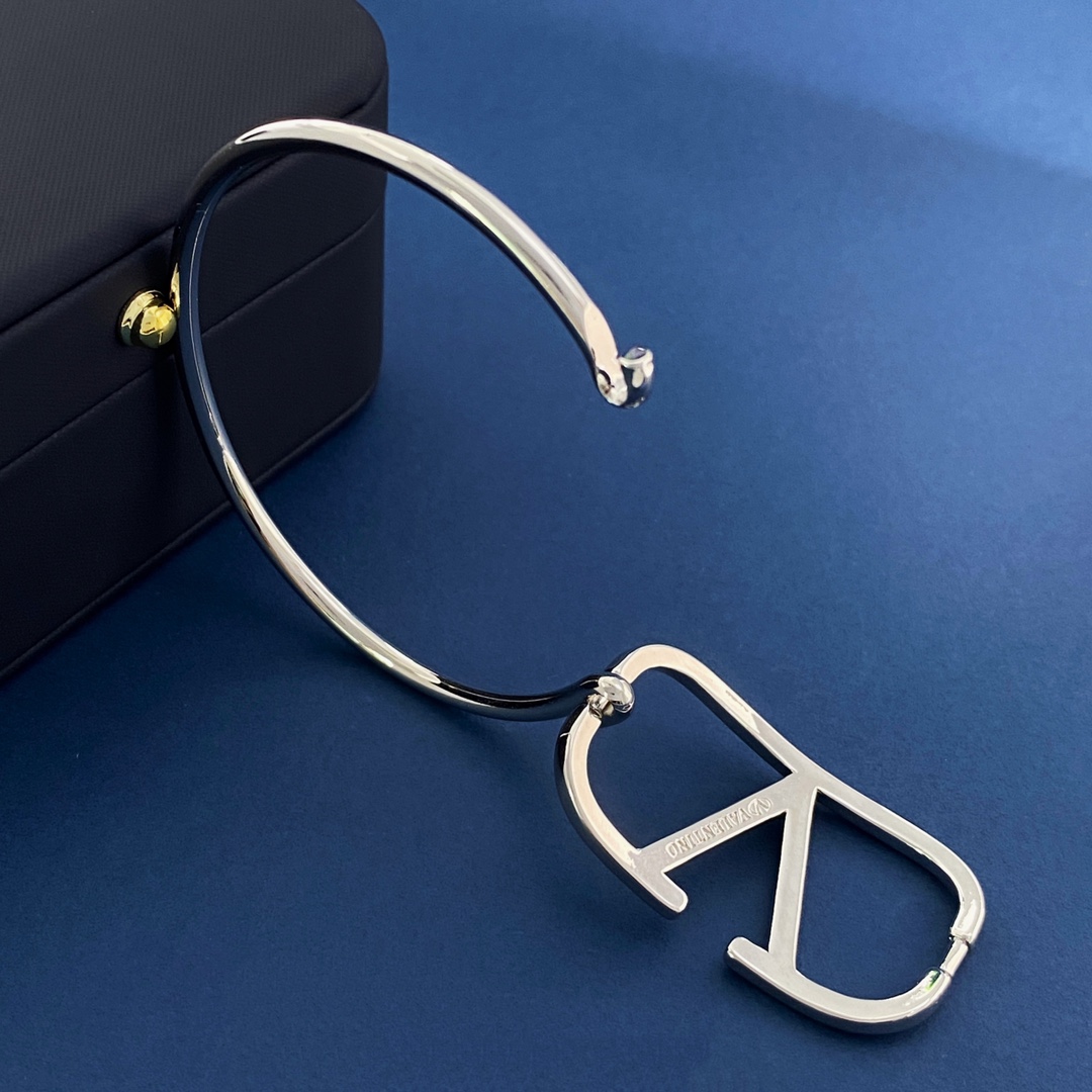 VTS001 Valentino Garavani Vlogo bangle bracelet - ccjewelryacc