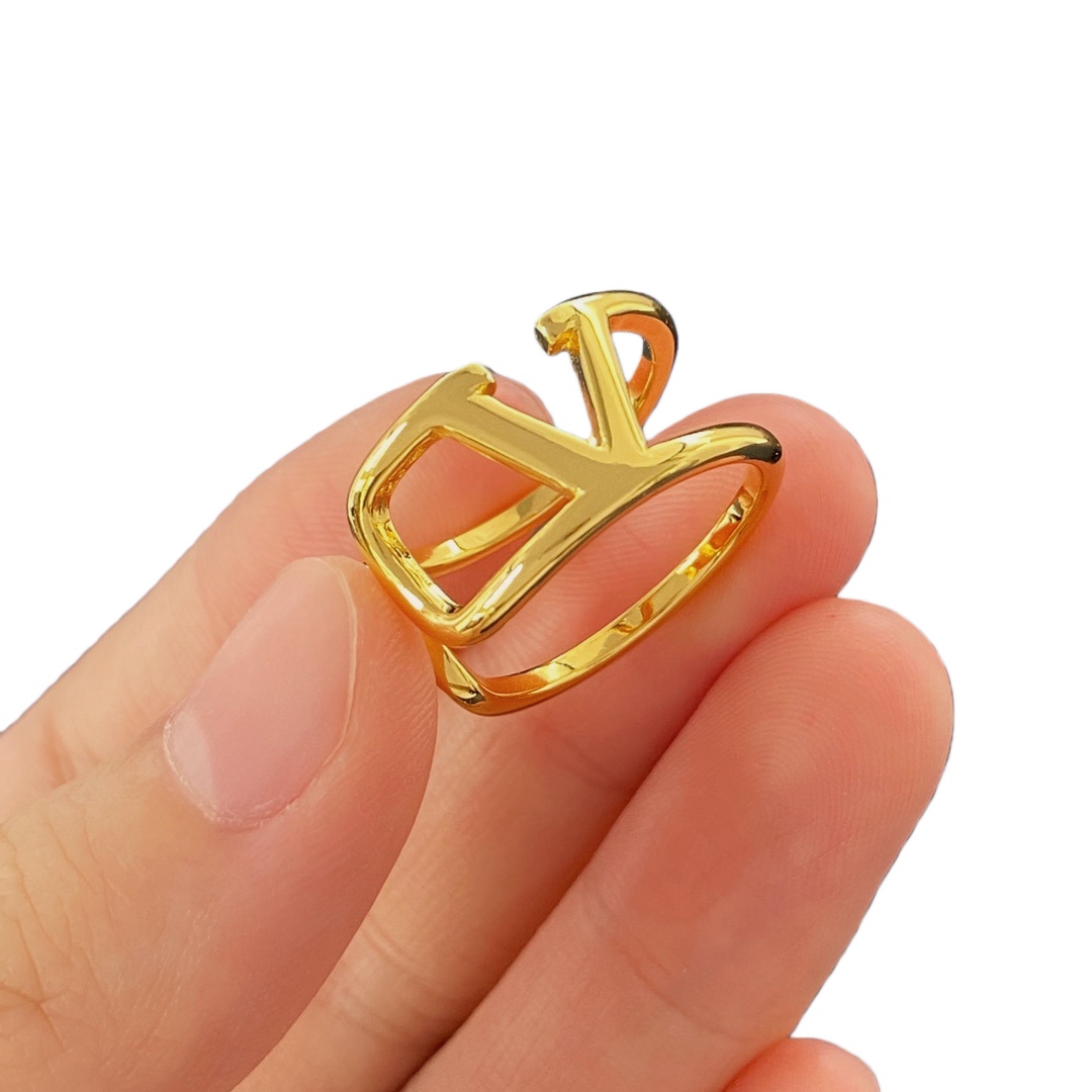 VTR010 Designer metal V logo Ring adjustable - ccjewelryacc