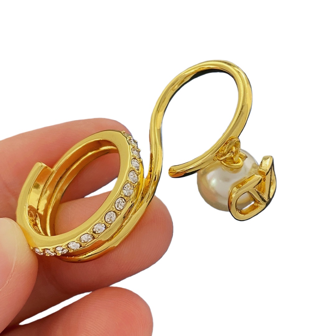 VTR009 Valentino Garavani Gold Pearl VLogo Ring - ccjewelryacc