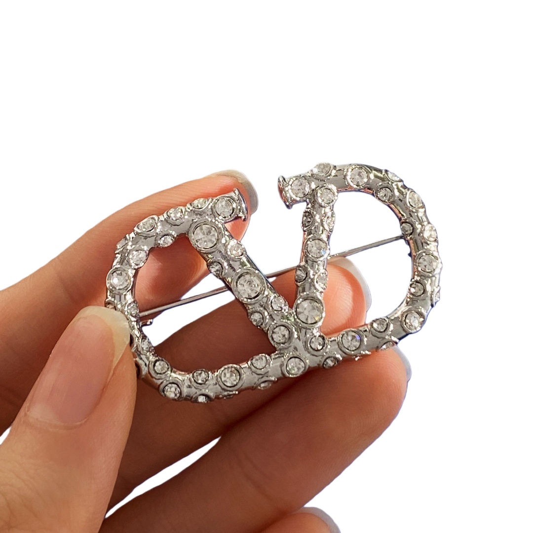 VTB006 Valentino Garavani Pin & brooche - ccjewelryacc