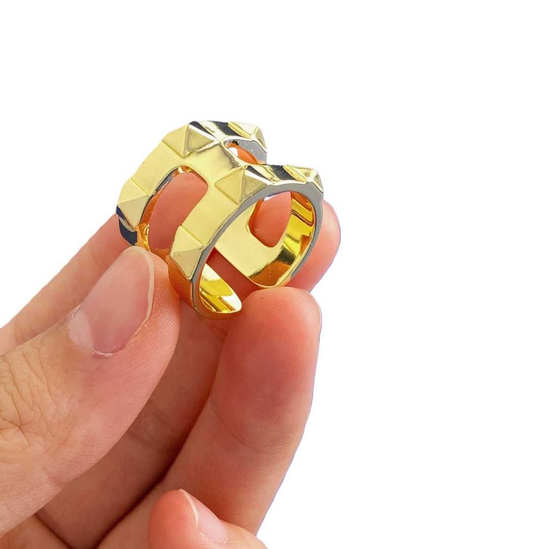 VTR013 Valentino rockstud Ring - ccjewelryacc