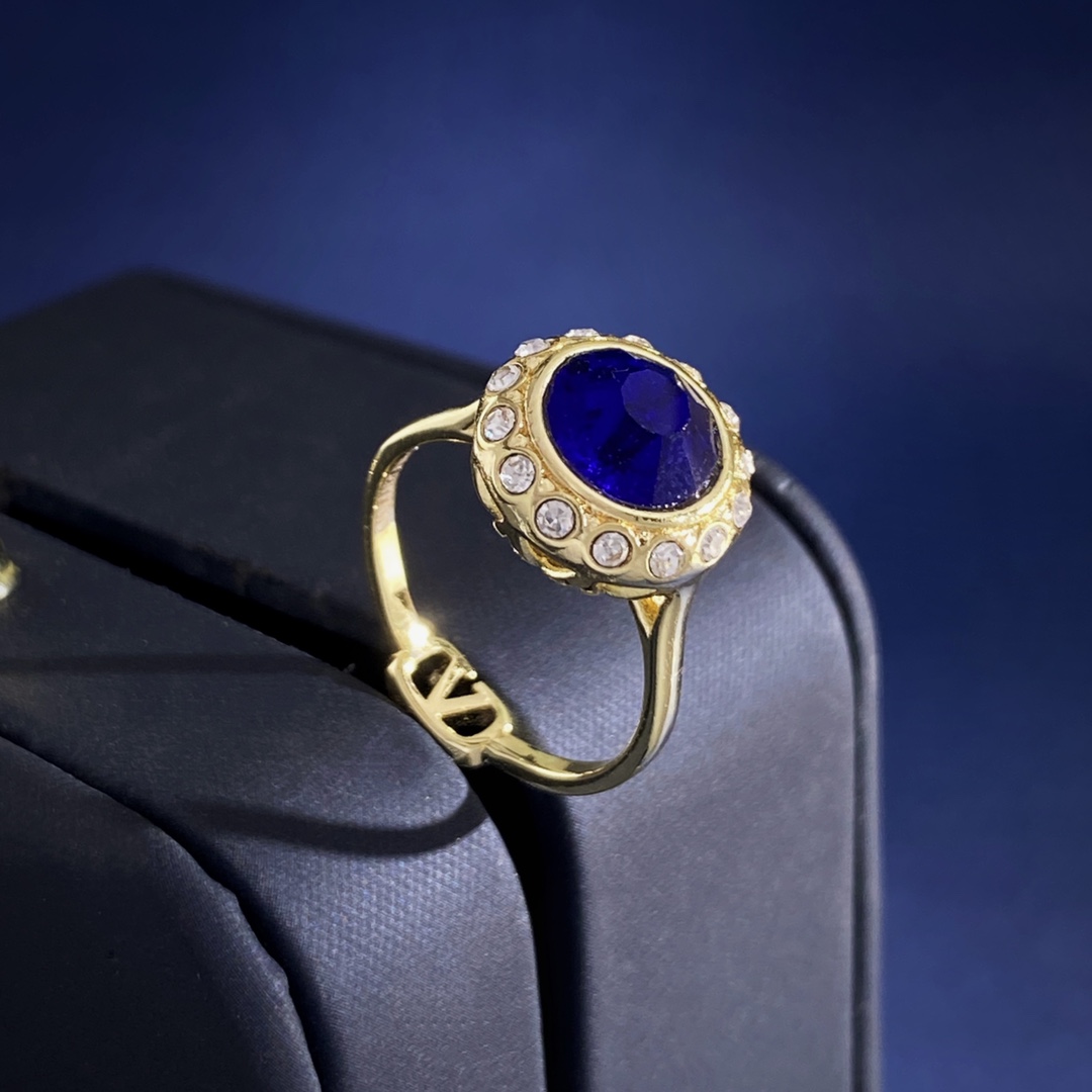 VTR025 Valentino Garavani VLogo Signature Ring in Metal and Crystals - ccjewelryacc