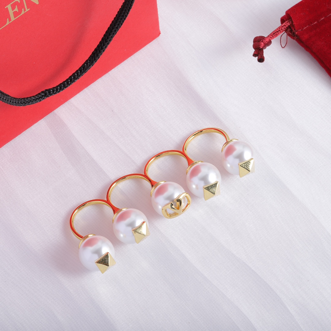 VTR028  Valentino Garavani VLogo Rockstud Multi Pearl Ring - ccjewelryacc