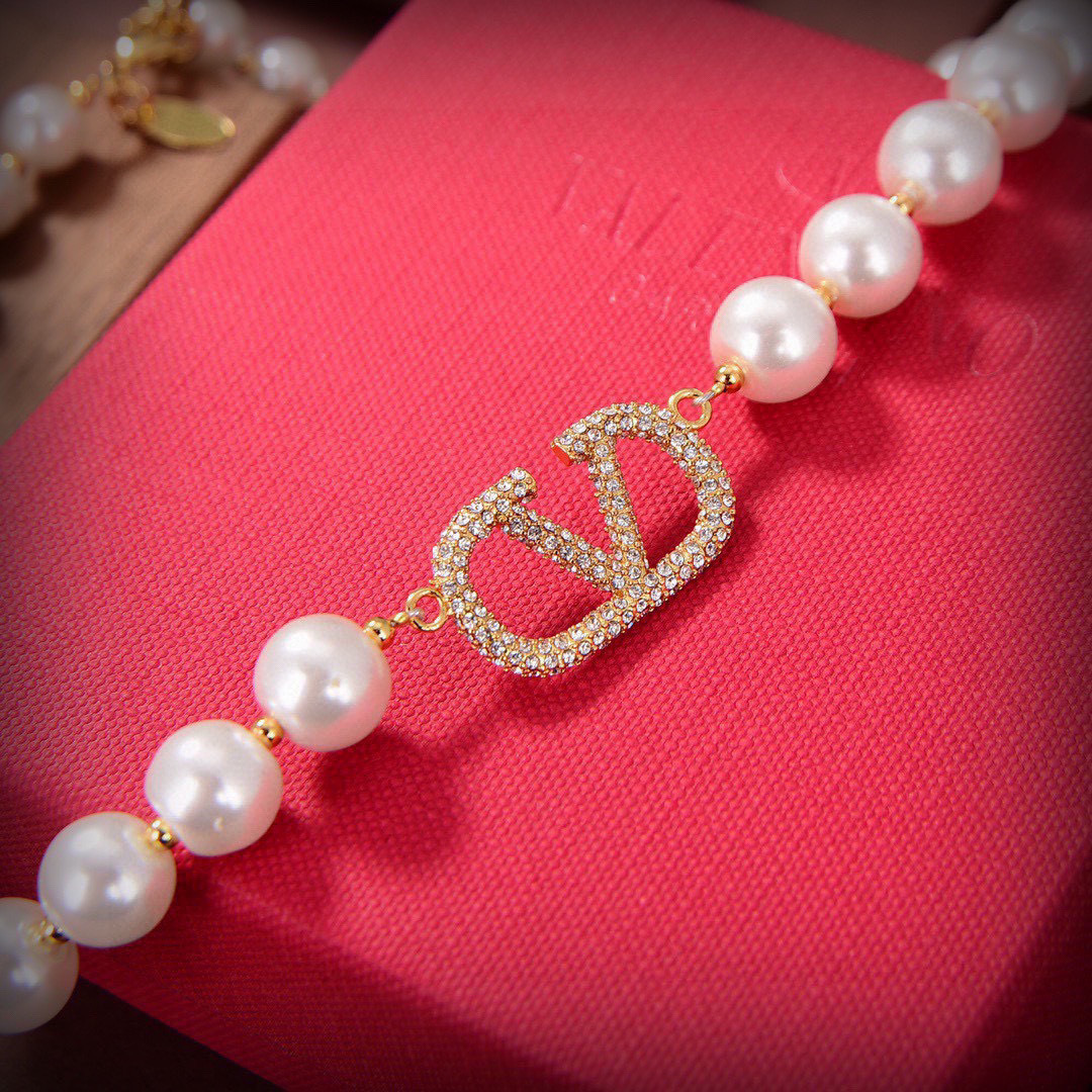 VTN038 Valentino Garavani VLogo Signature Pearl Choker Necklace - ccjewelryacc