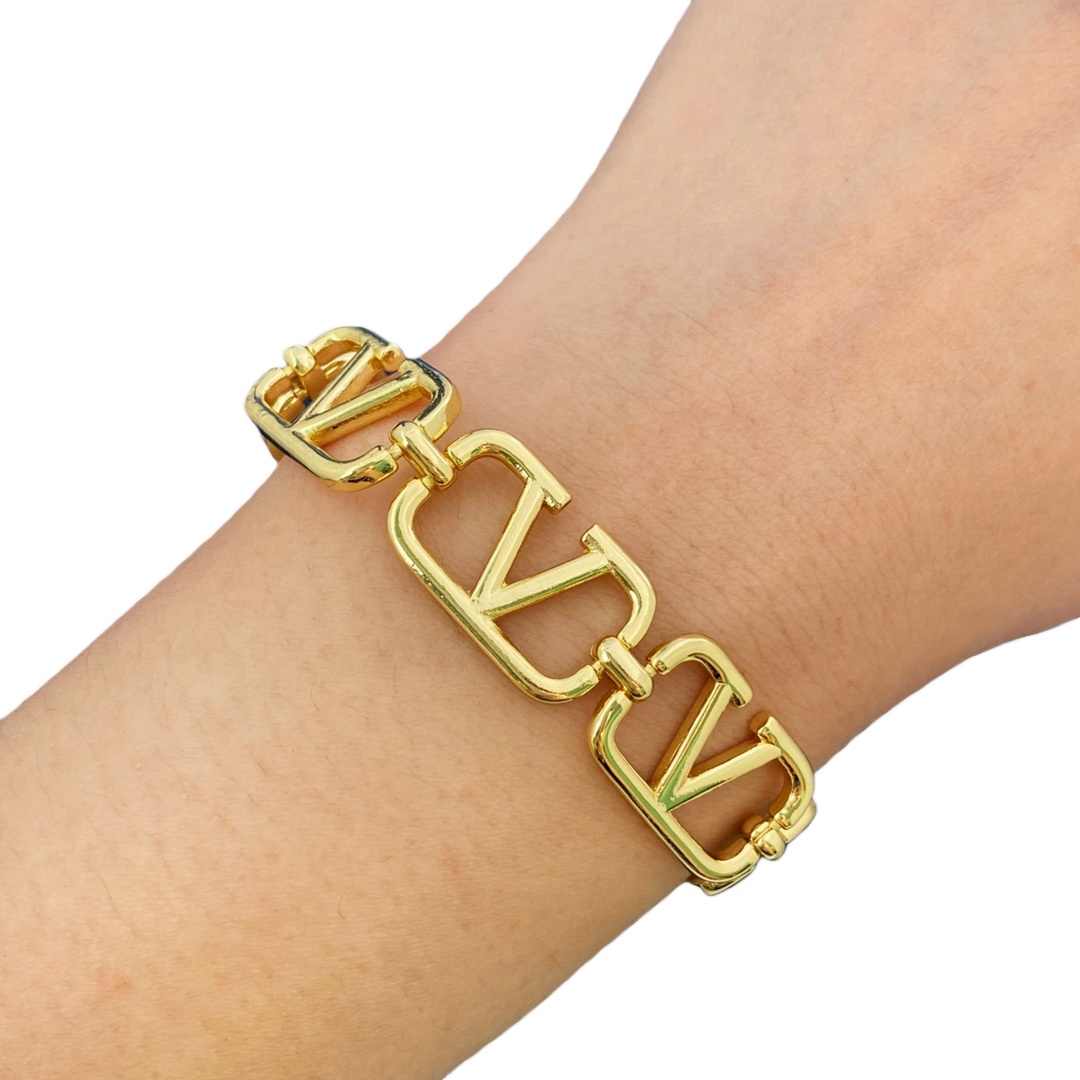 VTN027 Valentino Garavani VLogo Signature Choker Necklace - ccjewelryacc