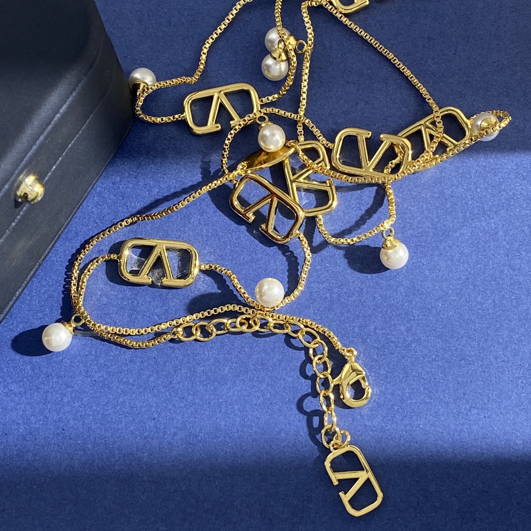 VTN029 Valentino Garavani VLogo Signature Long chain sweater necklace - ccjewelryacc