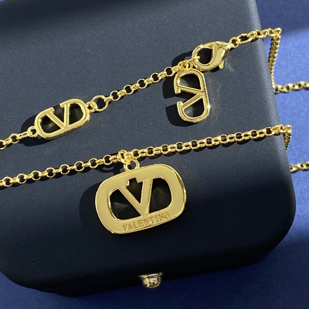 VTN047 Valentino Garavani Oval Necklace - ccjewelryacc