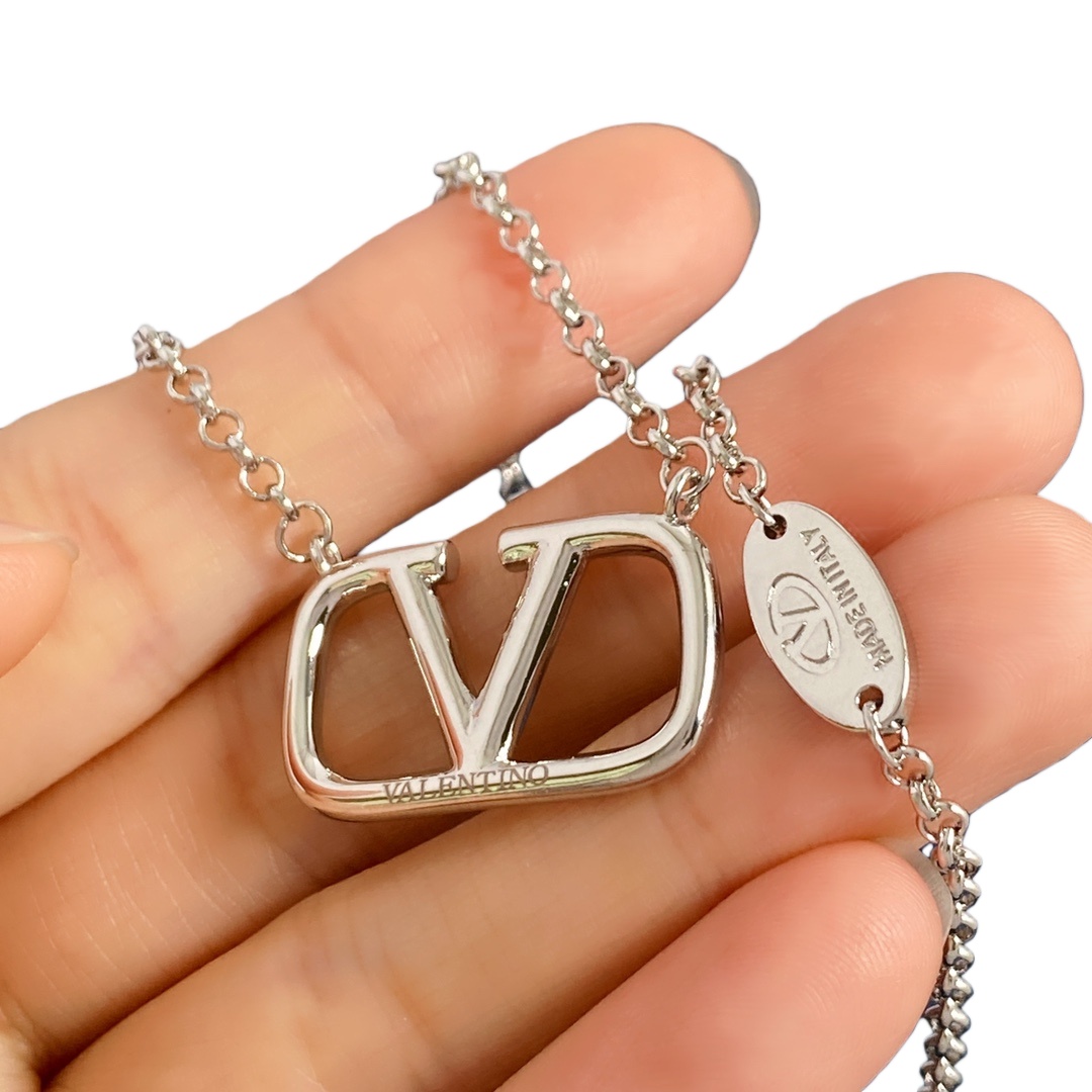 VTN033 Valentino Garavani VLogo Signature Pendant Necklace - ccjewelryacc