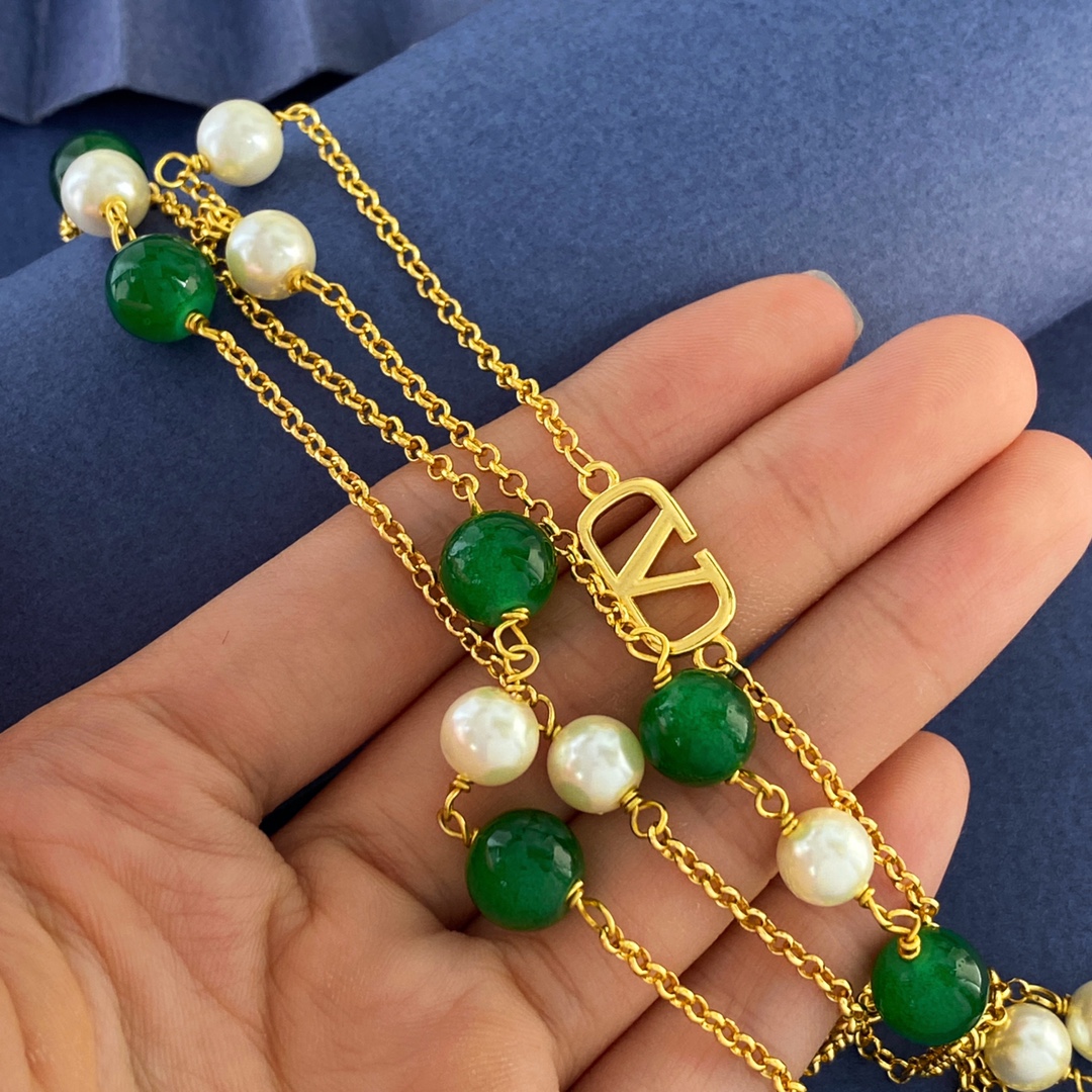 VTN009 Vlogo Signature Long Necklace In Metal, Pearls And Knurled Glass - ccjewelryacc