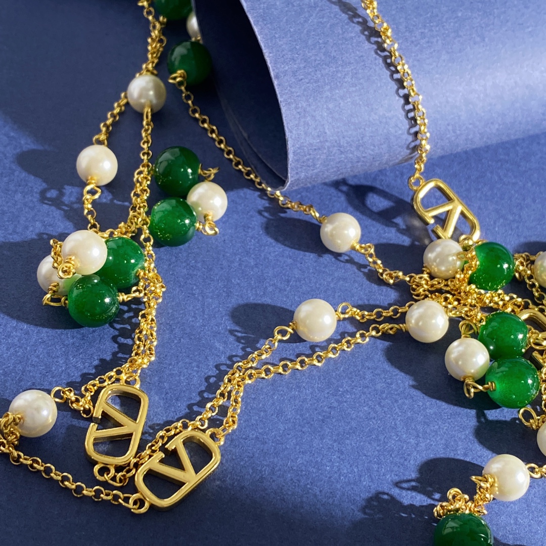 VTN009 Vlogo Signature Long Necklace In Metal, Pearls And Knurled Glass - ccjewelryacc