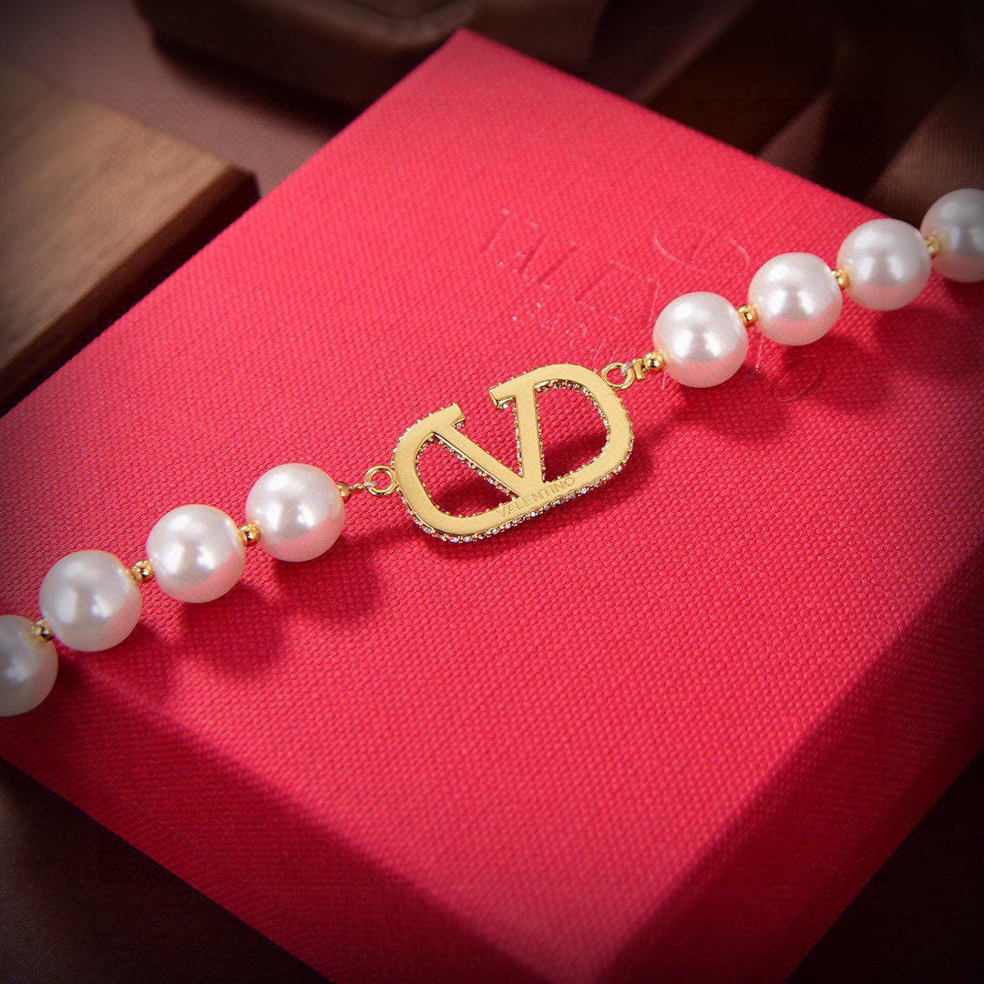 VTN038 Valentino Garavani VLogo Signature Pearl Choker Necklace - ccjewelryacc
