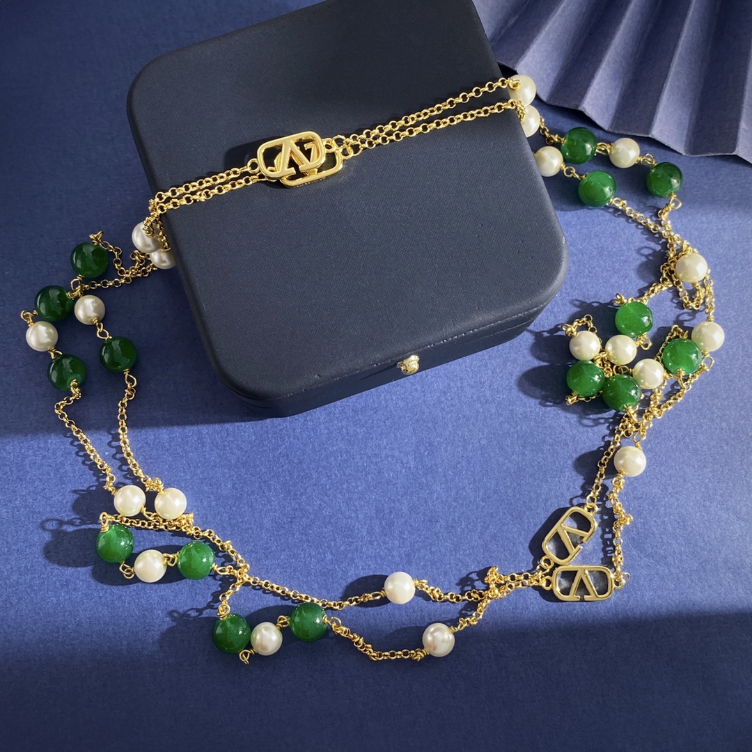 VTN009 Vlogo Signature Long Necklace In Metal, Pearls And Knurled Glass - ccjewelryacc