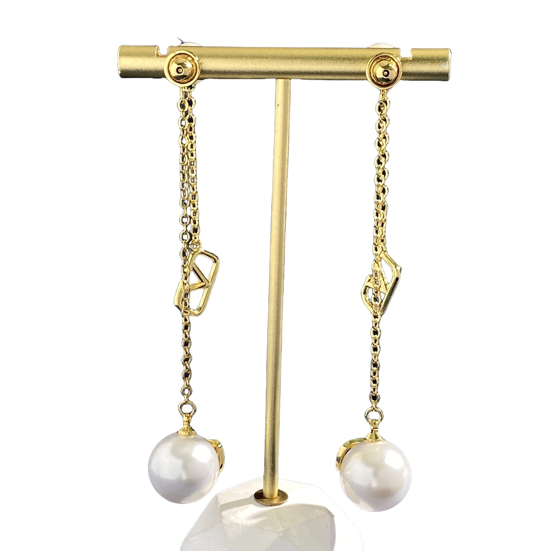 VTN035 Vlogo Signature Metal Necklace With Crystals And Pearls - ccjewelryacc