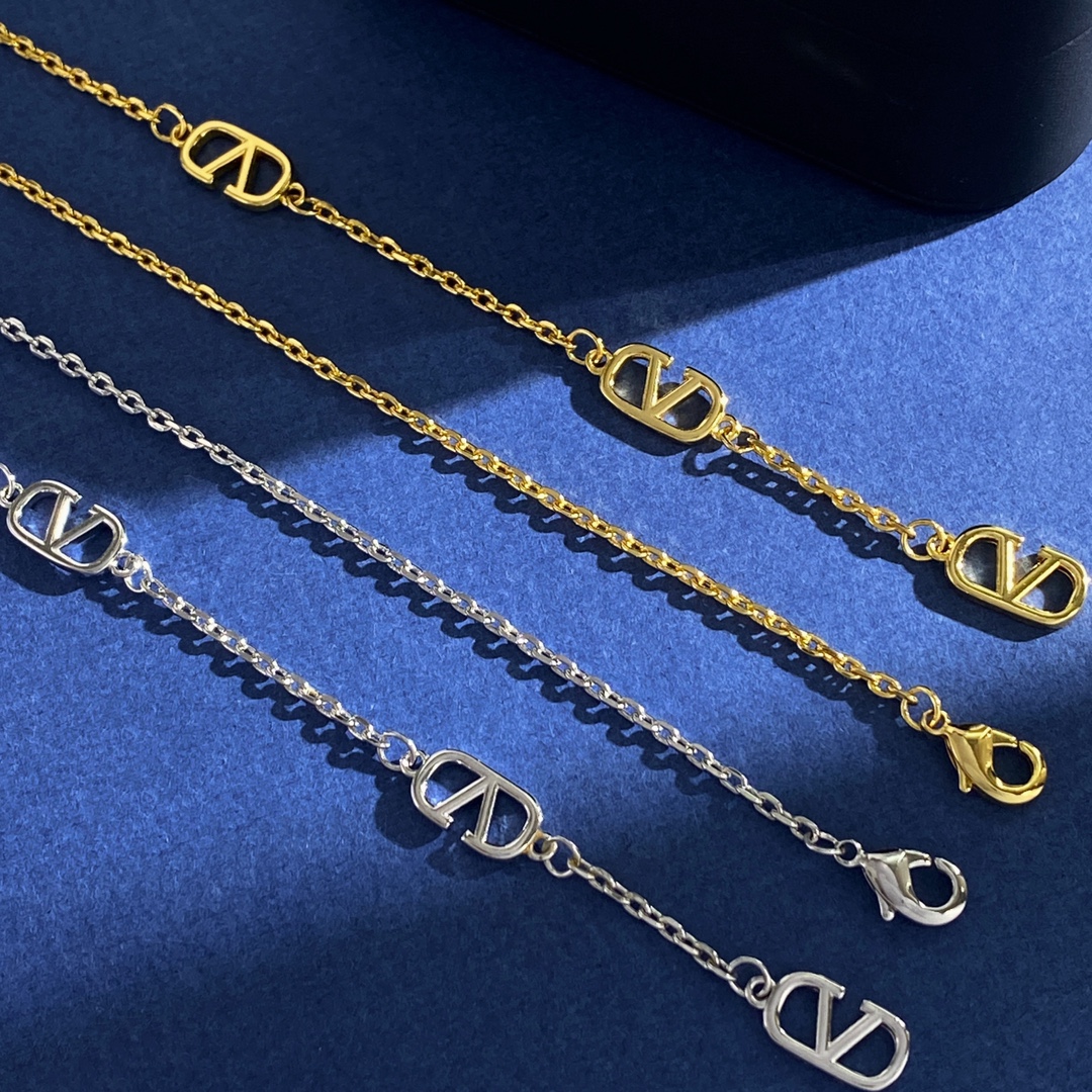 VTN053 Valentino Garavani Cherryfic necklace - ccjewelryacc