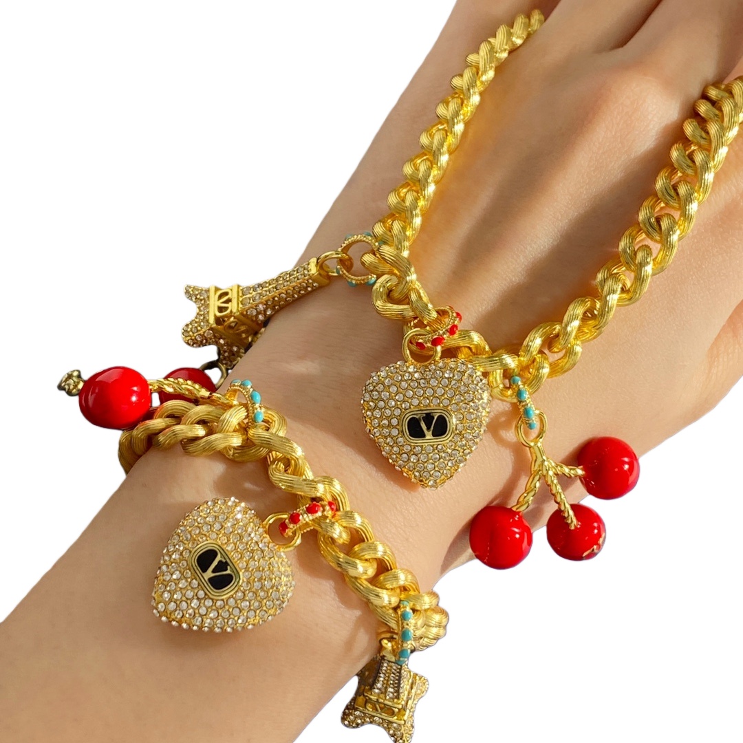 VTN056 Valentino Garavani COEUR ROYAL Metal enamel crystal - ccjewelryacc