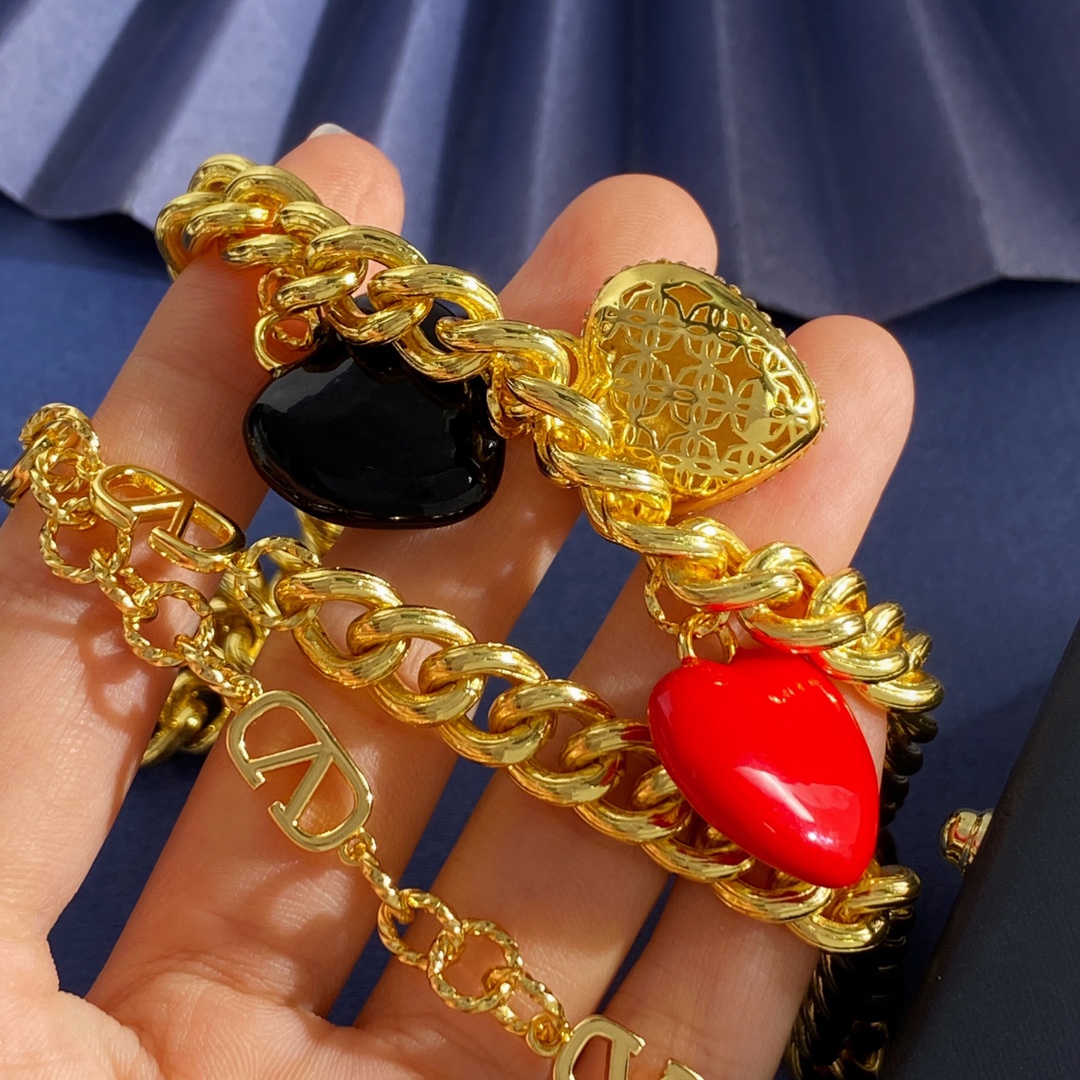 VTN055 Valentino Garavani COEUR ROYAL Metal enamel crystal - ccjewelryacc