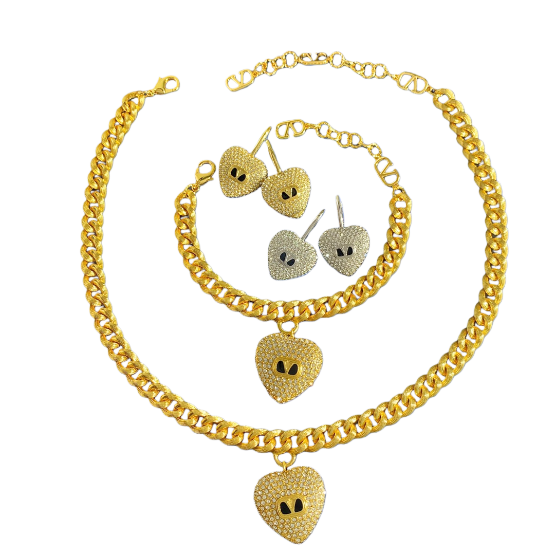 VTN057 Valentino Garavani COEUR ROYAL Metal enamel crystal - ccjewelryacc