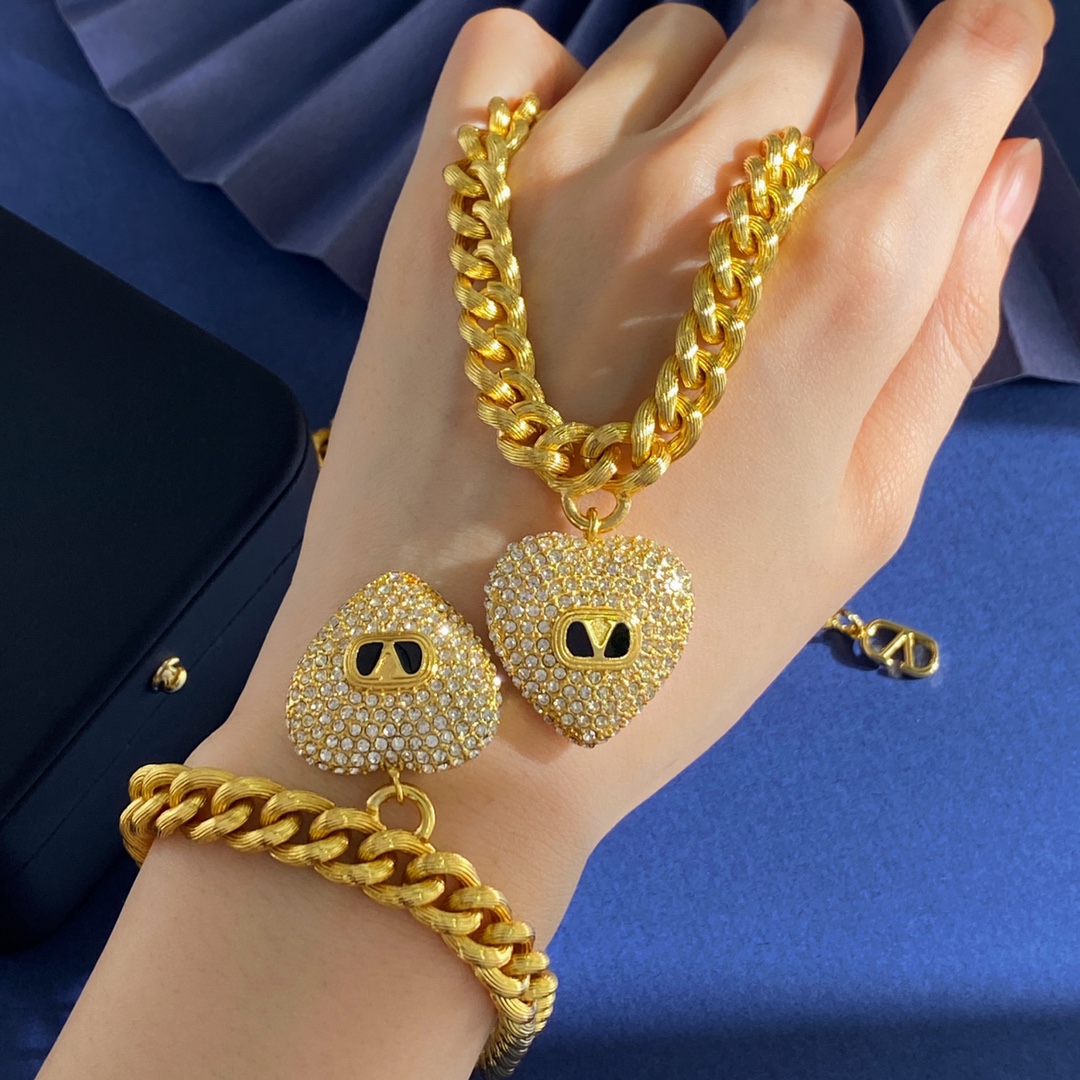 VTN057 Valentino Garavani COEUR ROYAL Metal enamel crystal - ccjewelryacc