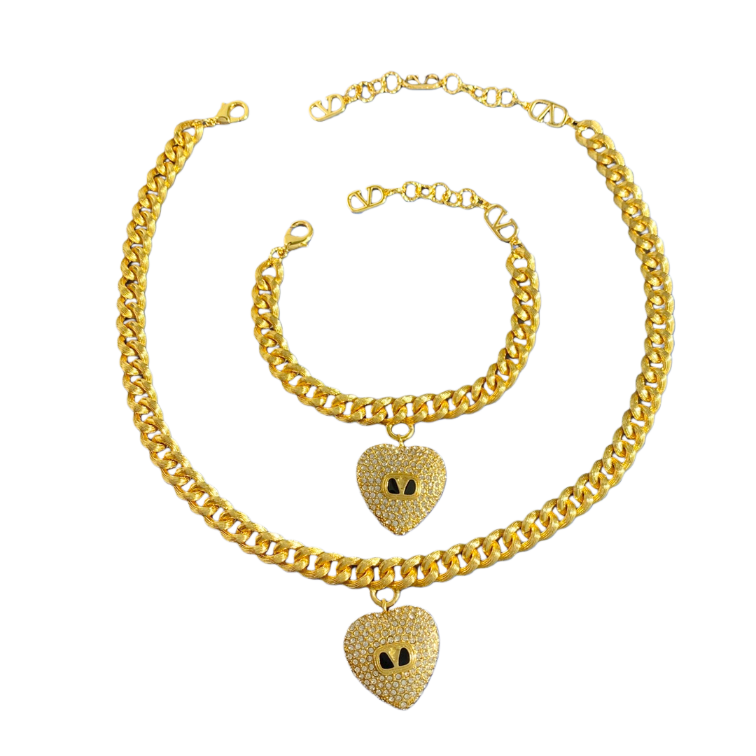 VTN057 Valentino Garavani COEUR ROYAL Metal enamel crystal - ccjewelryacc