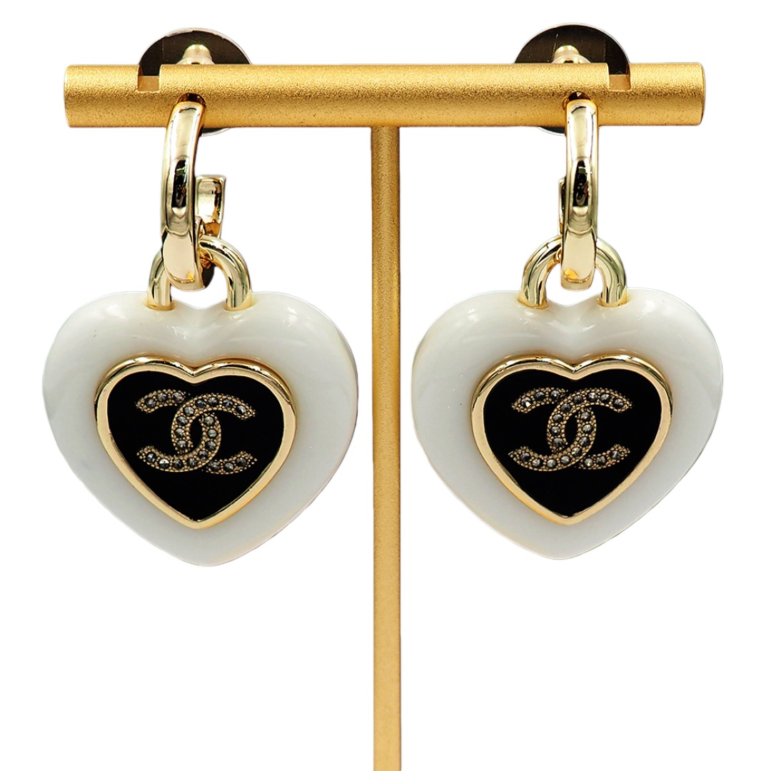 CCE379 Chanel acrylic heart dangle earrings - ccjewelryacc