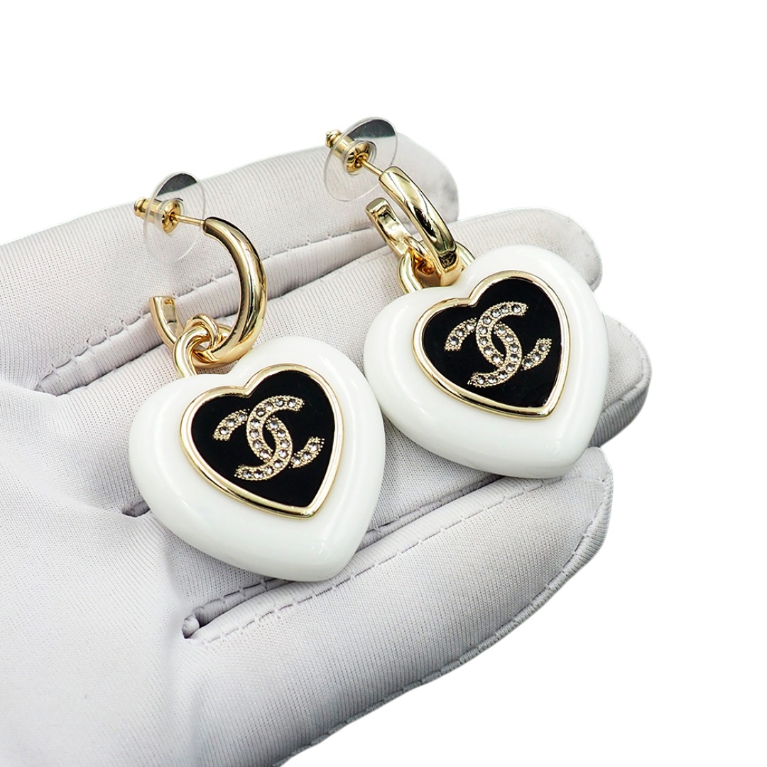 CCE379 Chanel acrylic heart dangle earrings - ccjewelryacc