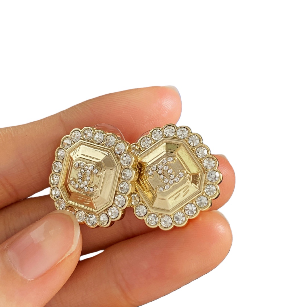 CCE377 Chanel earrings Metal crystal - ccjewelryacc