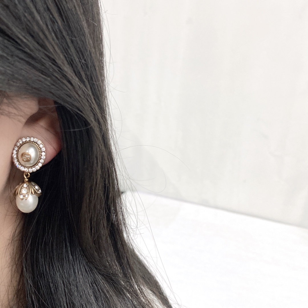 GGE076 GG earrings in metal and pearl crystal - ccjewelryacc