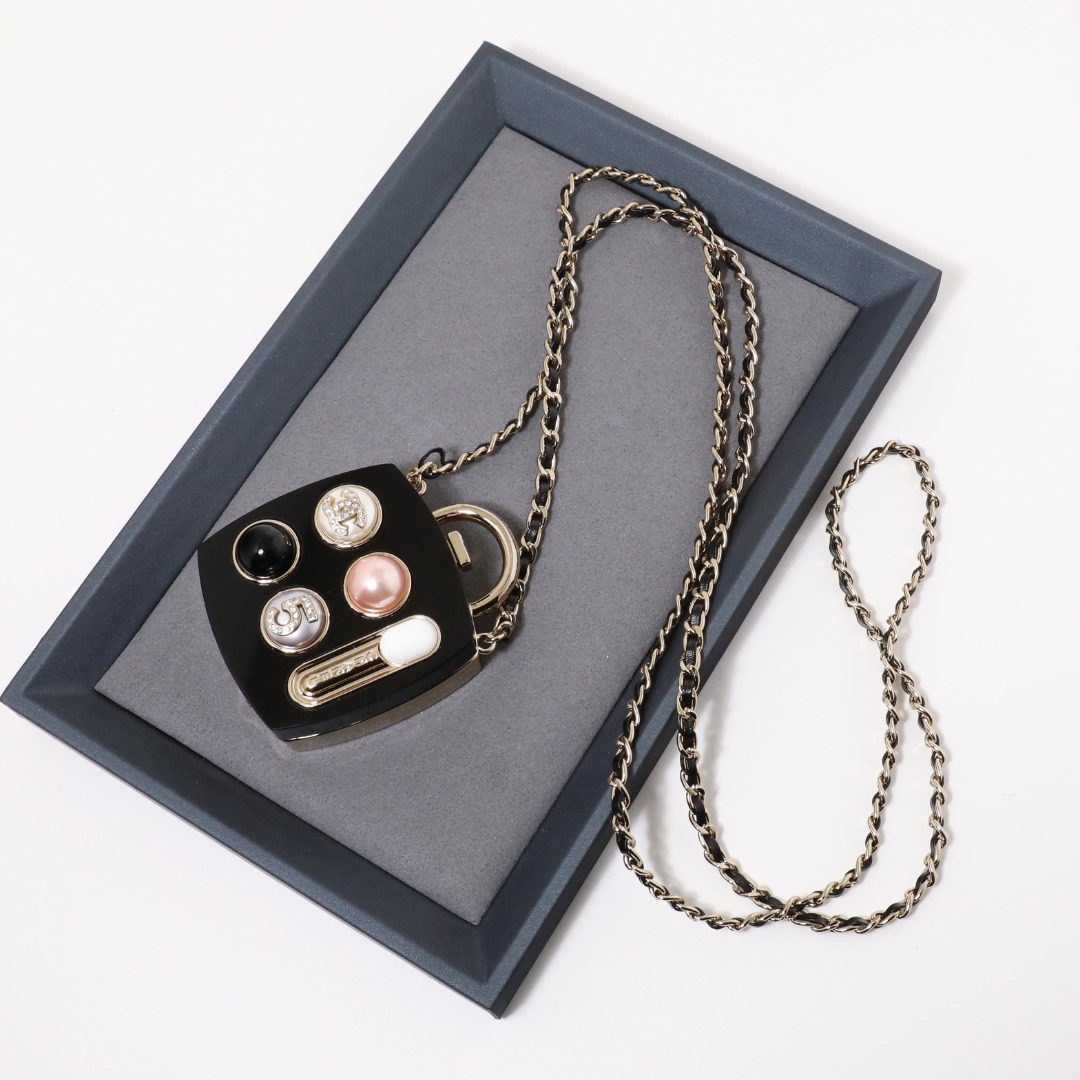 CCN095 Chanel Mini eyeshadow box long pendant necklace In Metal leater - ccjewelryacc