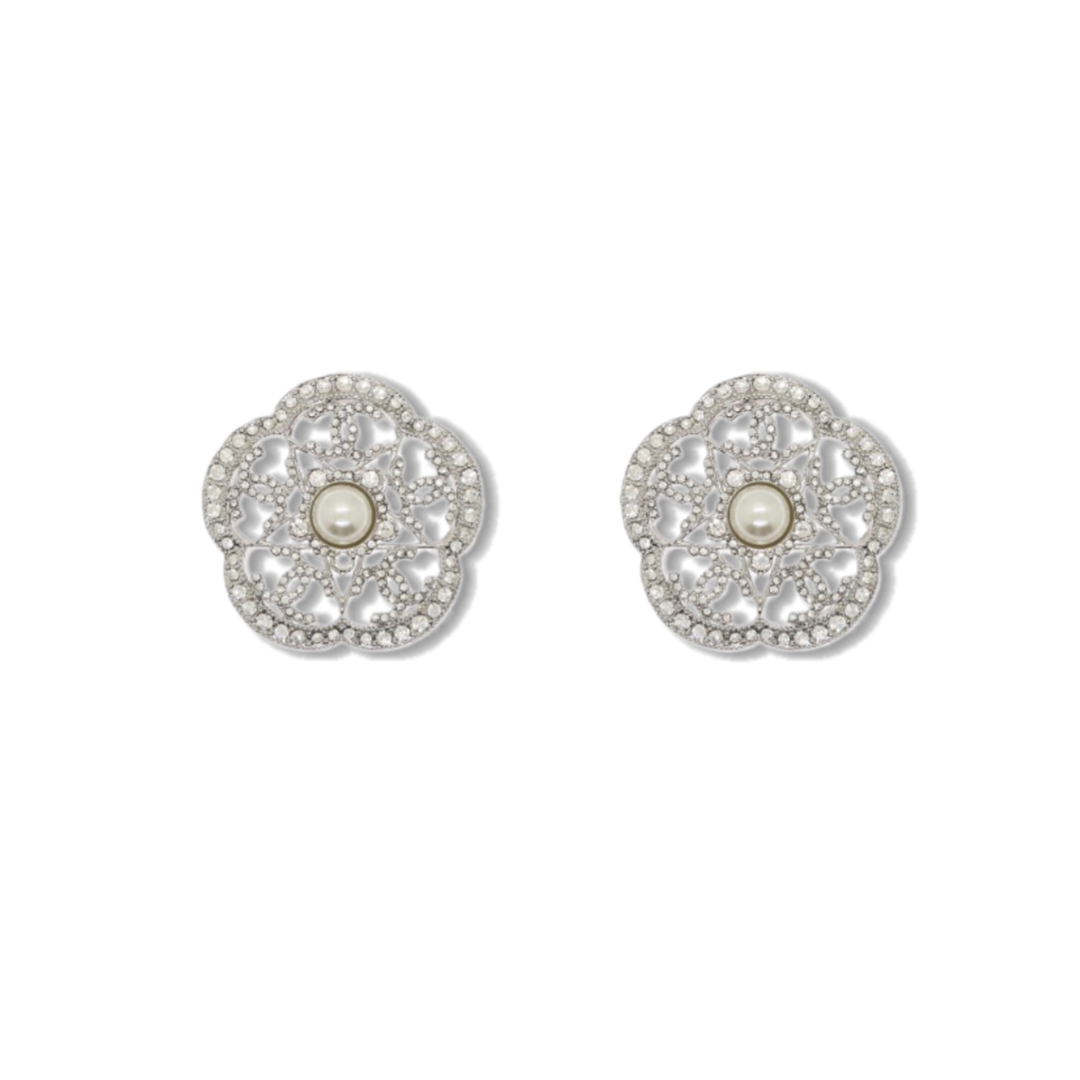 CCE527 Chanel hollow-out camellia stud earrings - ccjewelryacc