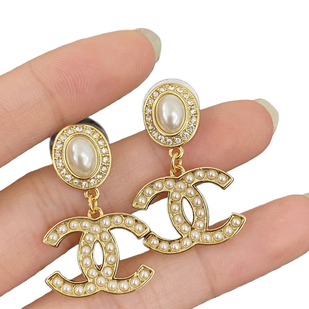 CCE714 Chanel pearl cc logo dangle earrings - ccjewelryacc