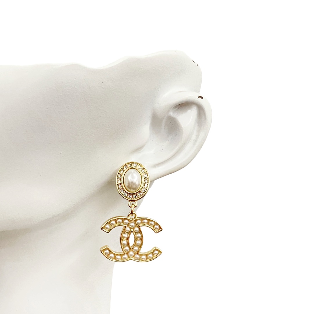 CCE714 Chanel pearl cc logo dangle earrings - ccjewelryacc