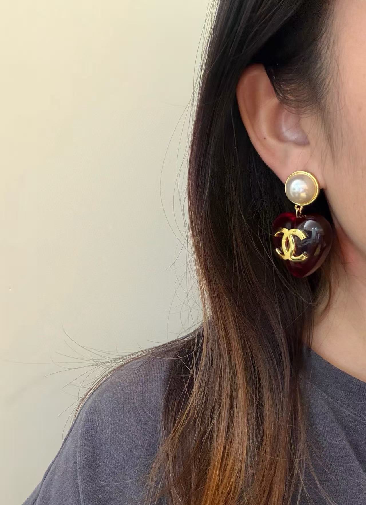 CCE201 Chanel CC pearl and black heart drop earring and necklace - ccjewelryacc