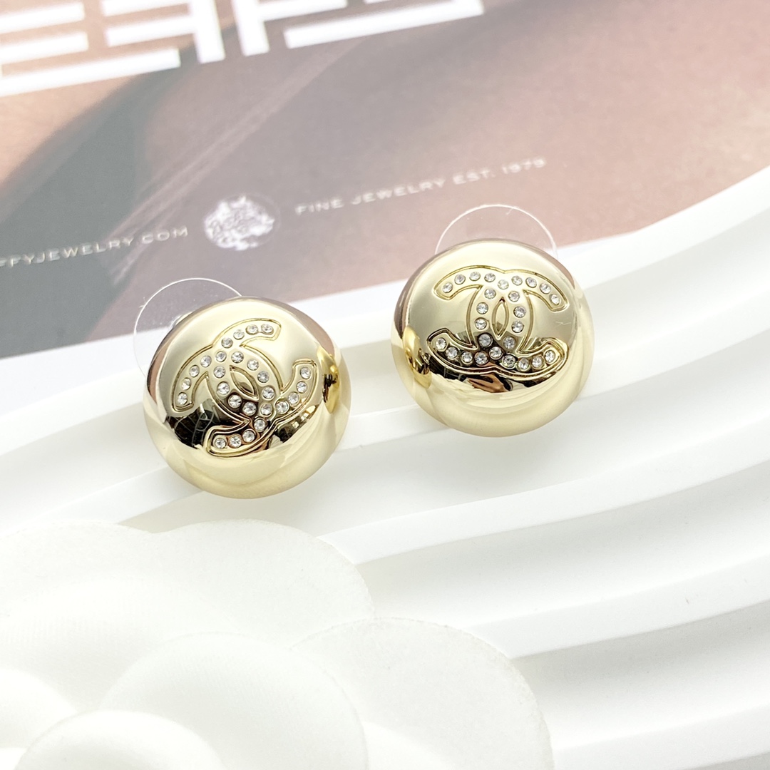 CCE543 Chanel Metal ball stud earrings - ccjewelryacc