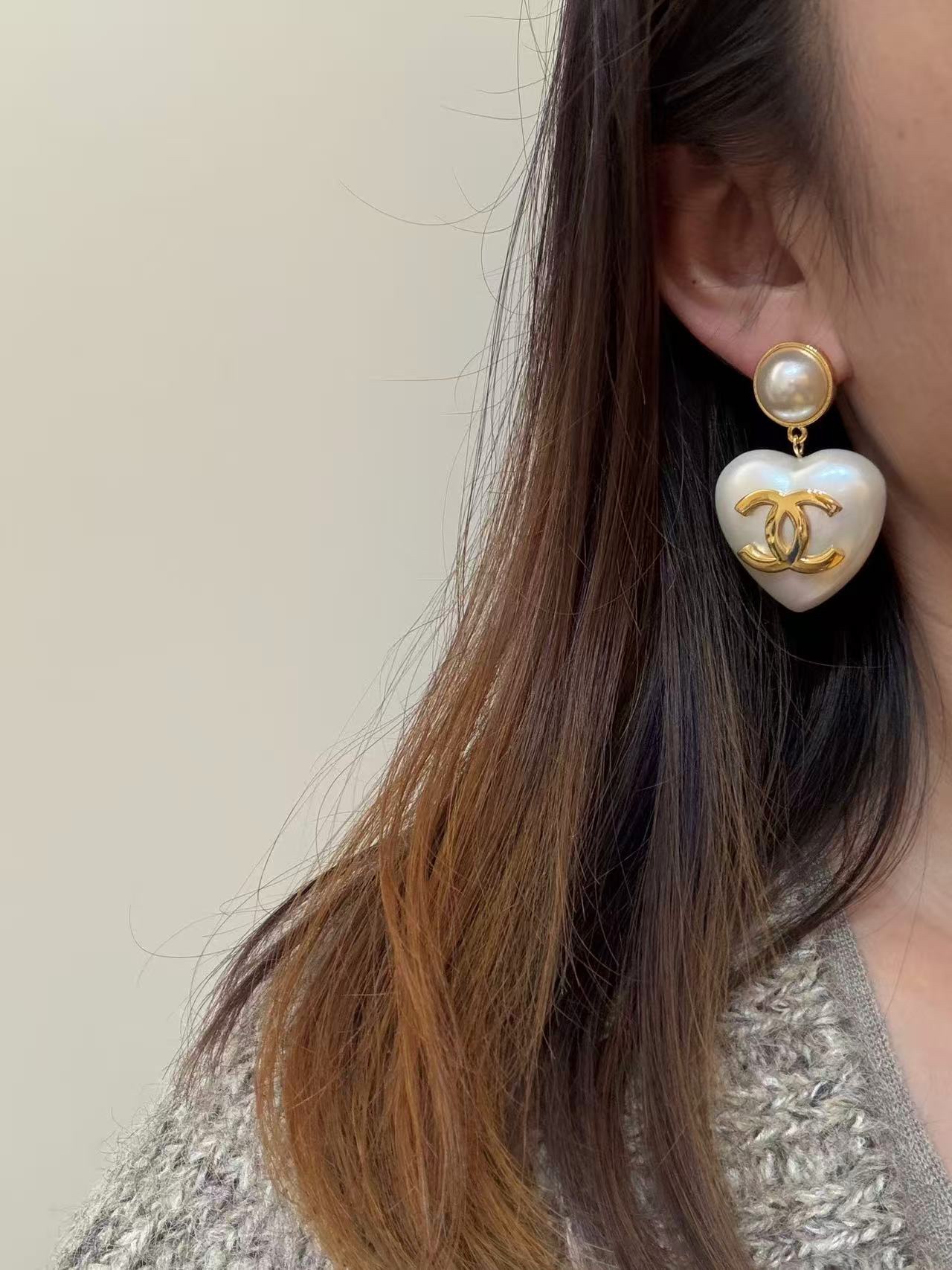 CCE201 Chanel CC pearl and black heart drop earring and necklace - ccjewelryacc