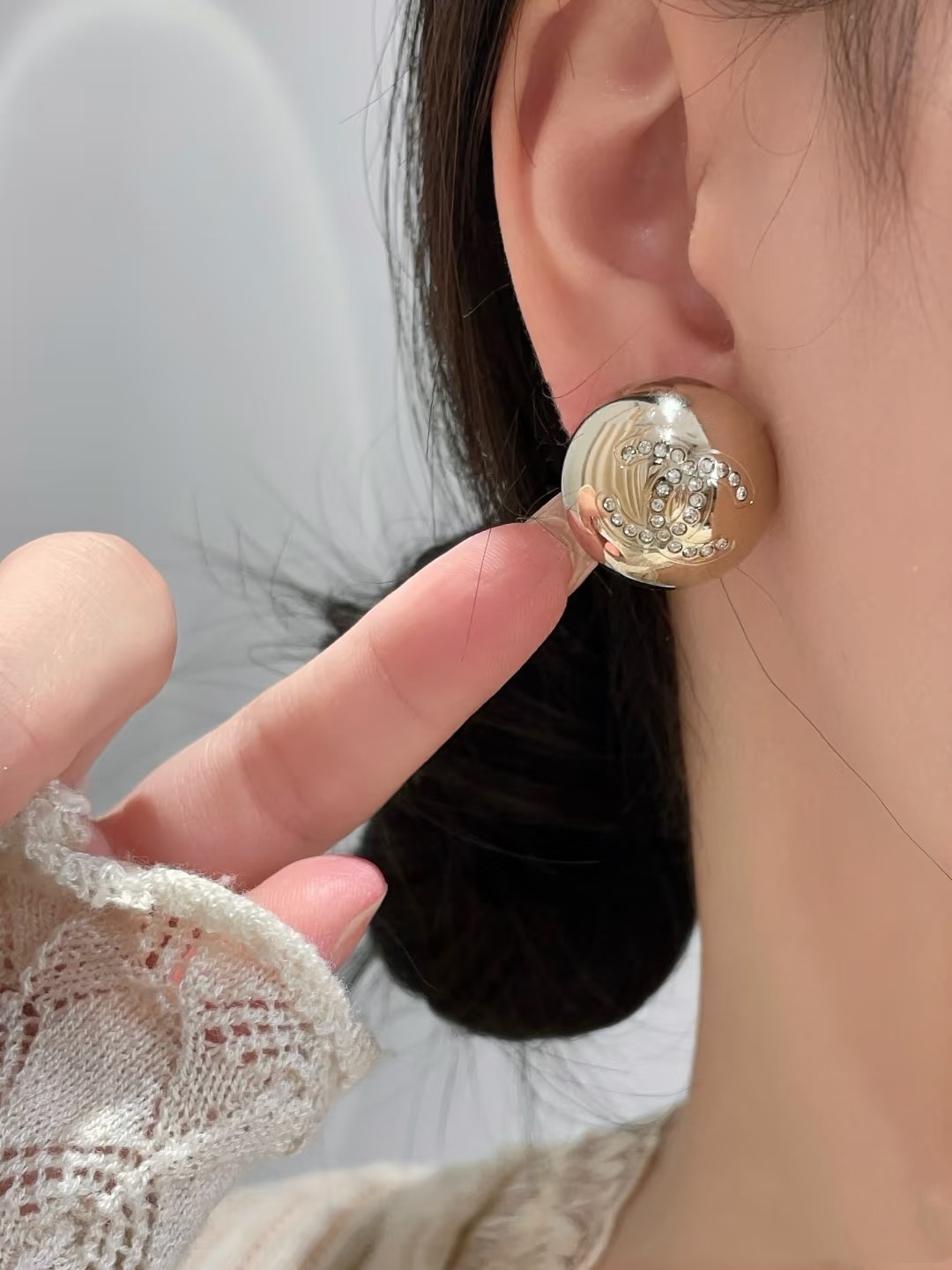 CCE543 Chanel Metal ball stud earrings - ccjewelryacc