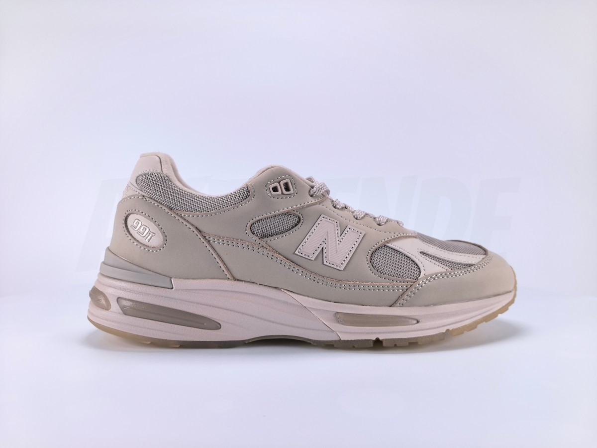 New Balance 991v2 MiUK Stone Island Ghost Pack Sand - Aktrende