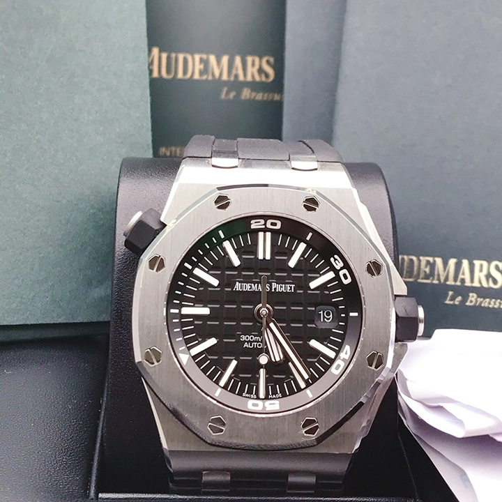 ROYAL OAK OFFSHORE DIVER Ref. 15710ST.OO.A002CA.01