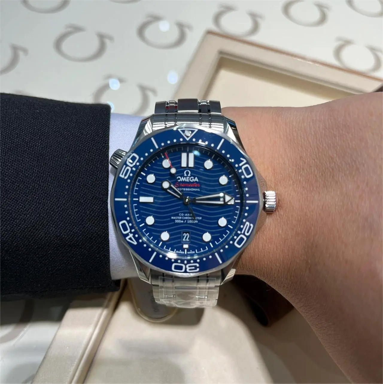 DIVER 300M CO?AXIAL MASTER CHRONOMETER 42 MM-210.30.42.20.03.001