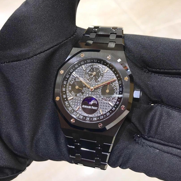 ROYAL OAK PERPETUAL CALENDAR Ref. 26579CE.OO.1225CE.01(AAAAA Version)