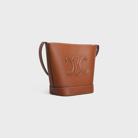 SMALL BUCKET CUIR TRIOMPHE IN SMOOTH CALFSKIN TAN