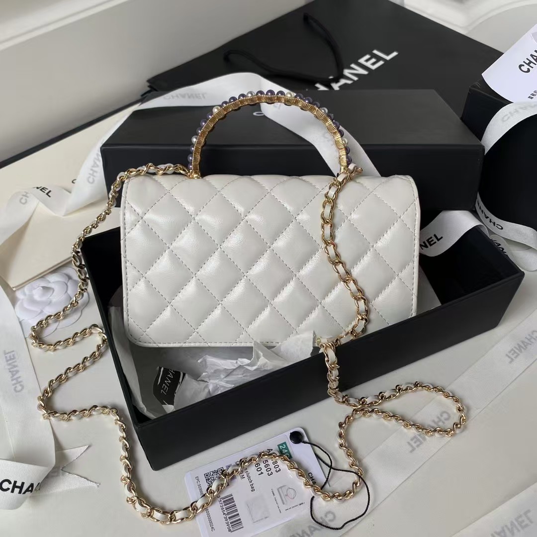 Chanel 24P AP3803 Shiny Crinkled Lambskin Chain Clutch Pearl Handle White