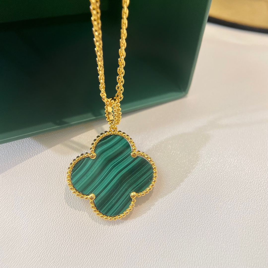 vca big clover necklace, malachite , Diameter 2.5cm, chain length 90cm
