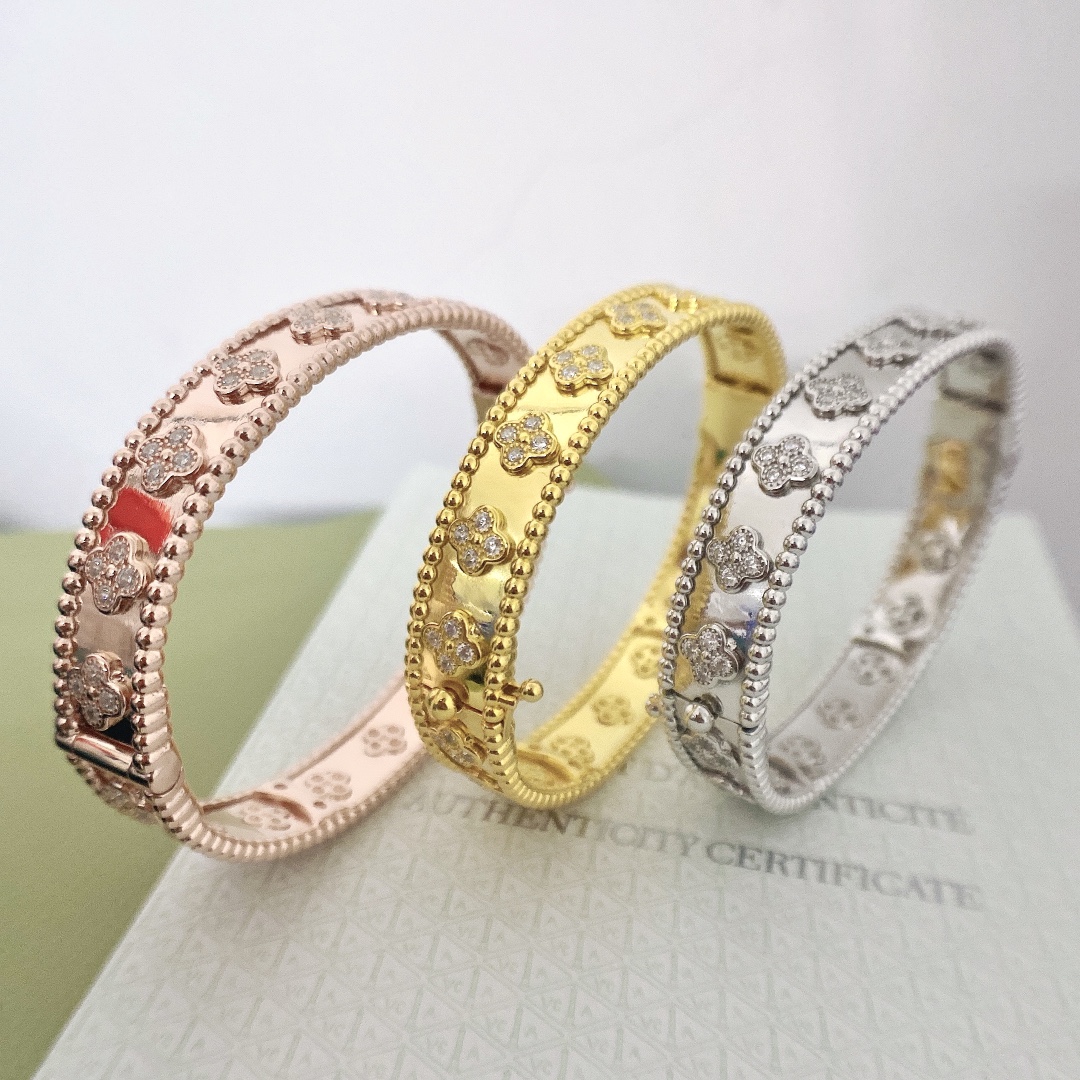 vca bangle, perlee clovers ,wide, size 17, top quality