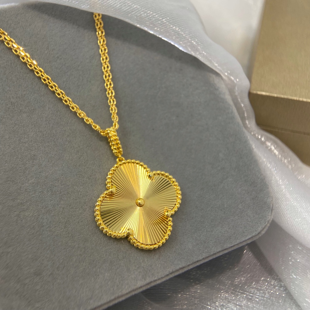 vca big clover necklace, all gold , Diameter 2.5cm, chain length 90cm