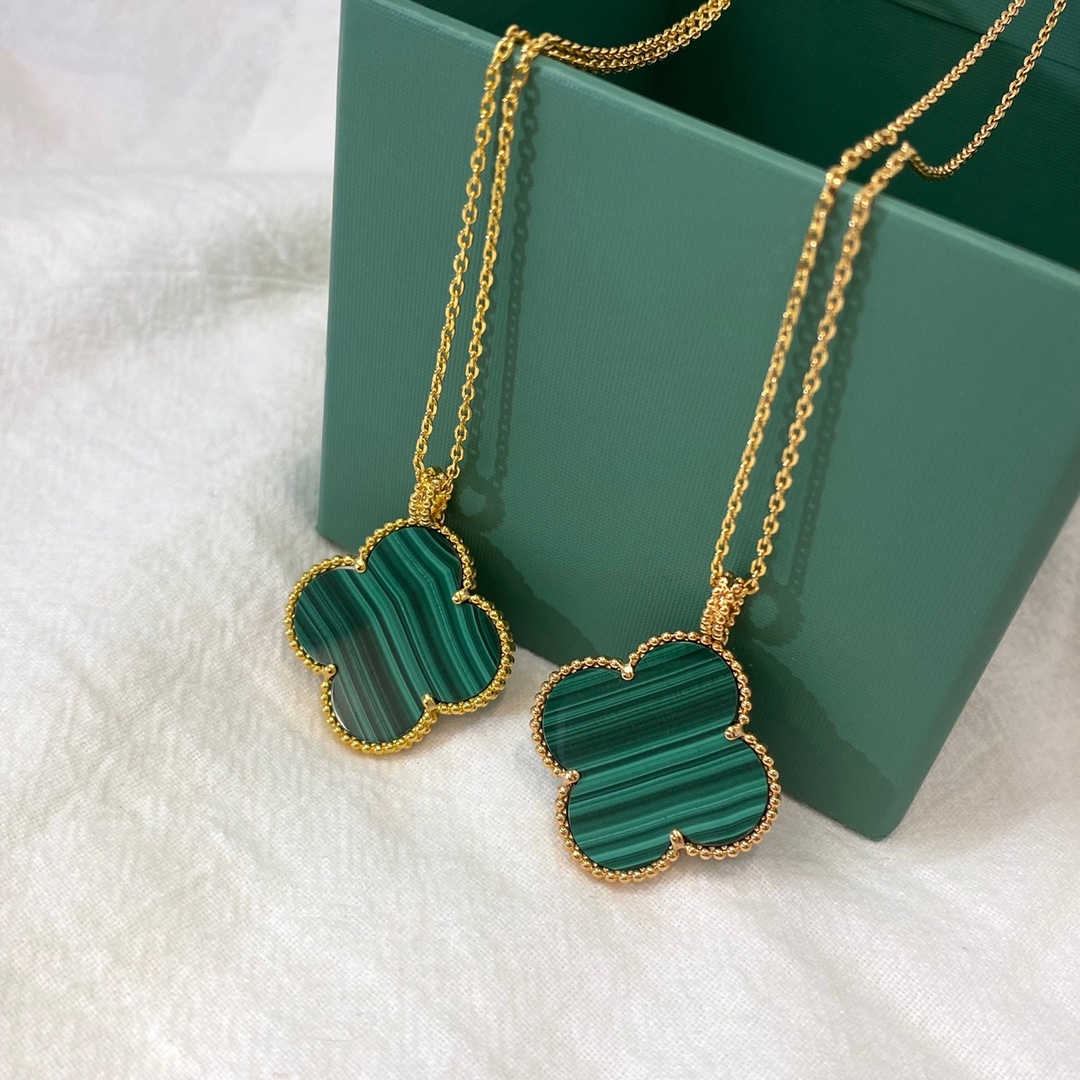 vca big clover necklace, malachite , Diameter 2.5cm, chain length 90cm