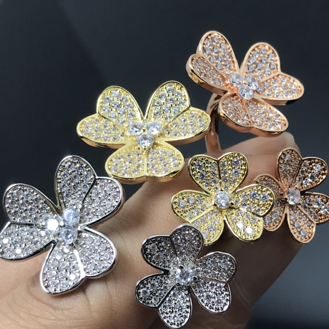 vca two clover ring, full diamonds, gold, rose gold, silver, regular size