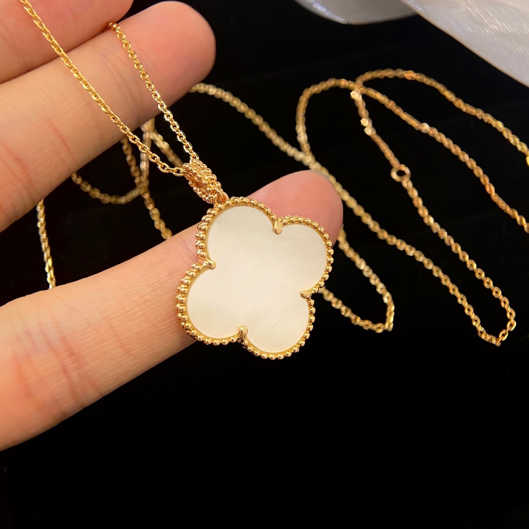 vca big clover necklace, white mother of pearl, Diameter 2.5cm, chain length 90cm